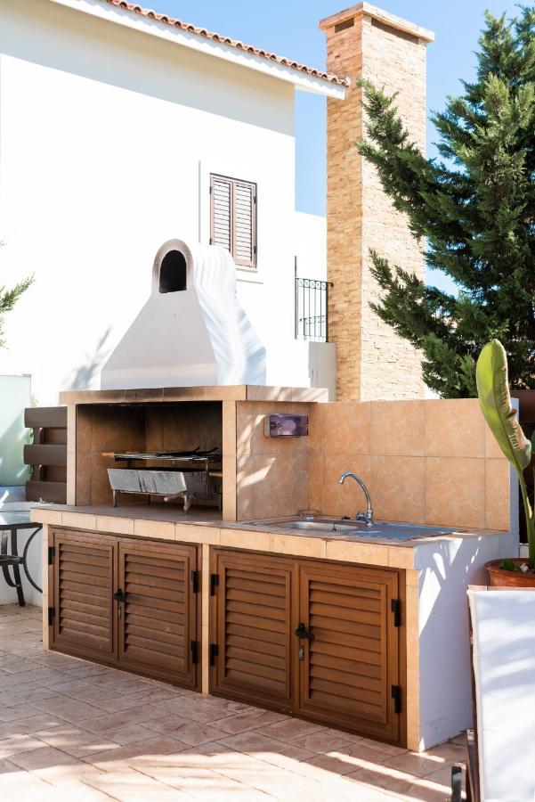 Villa Iris By Ezoria Villas Αγία Νάπα Εξωτερικό φωτογραφία